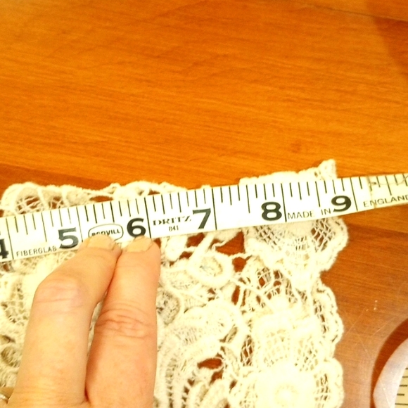 Crocheted Ladies Knit Top Size:M Color: Ivory - Picture 6 of 9